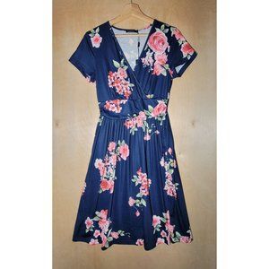 Boutique Short Sleeve Knee Length Floral Dress w/ Pockets Women's S NWT